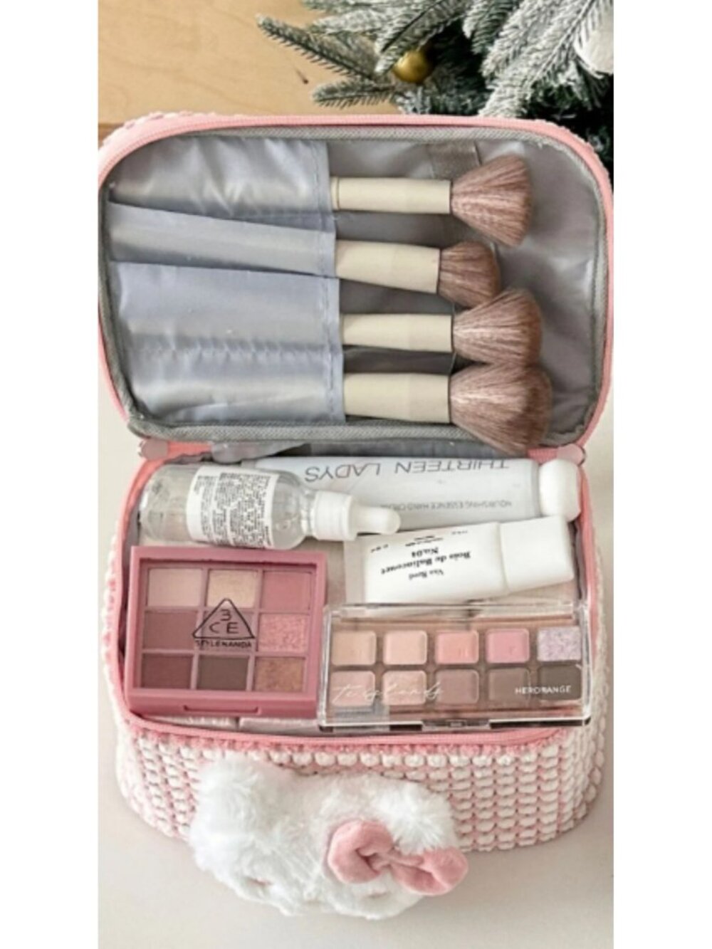 Hello Kitty Pink Checkered Makeup Bag – Cute Travel Cosmetic Organizer - Picture 3 of 4
